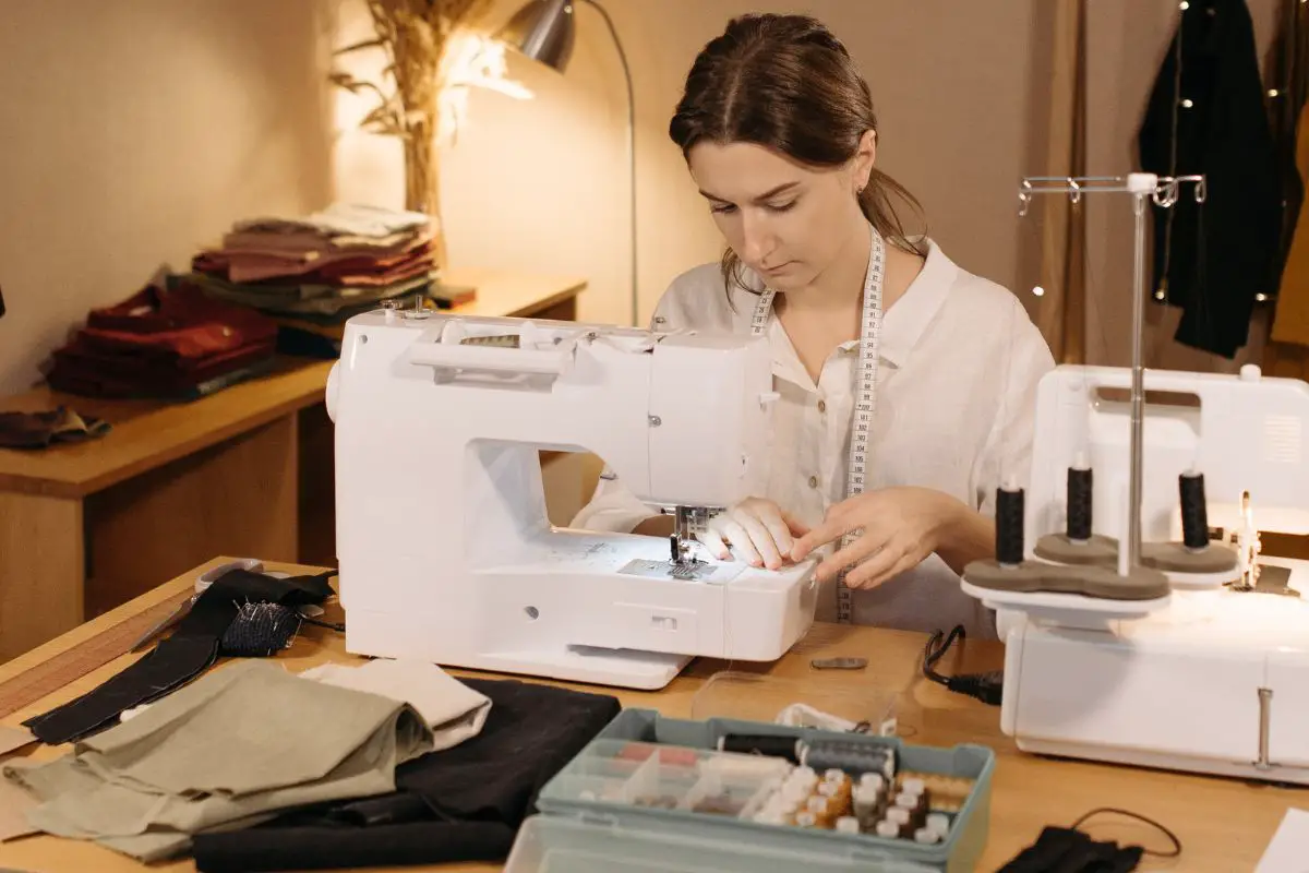  Customer reviews: Brother CS7000X Computerized Sewing