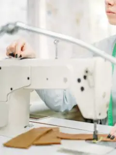 Top Serger Machines Buying Guide and Reviews