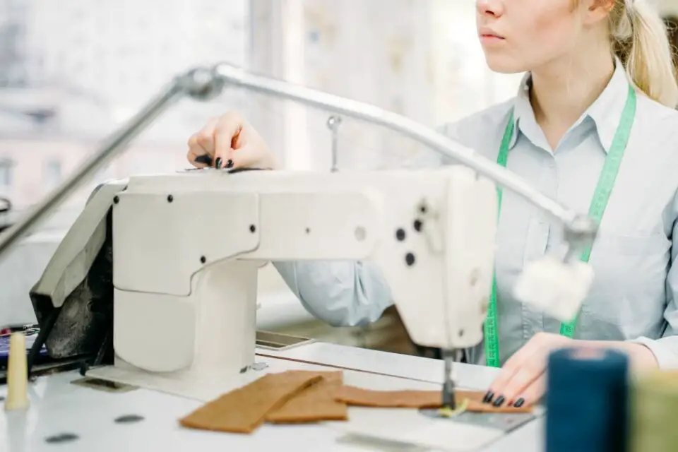 Top Serger Machines Buying Guide And Reviews